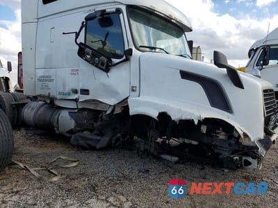 Zdjęcie 9 z 10 samochodu: 2014 VOLVO VNL SEMI TRUCK VIN:4V4NC9EG3EN159990 - miniatura