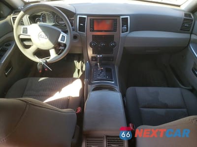 Zdjęcie 8 z 12 samochodu: 2009 JEEP GRAND CHEROKEE LAREDO VIN:1J8GS48K39C549105 - miniatura