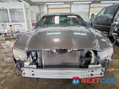 Piąte zdjęcie samochodu w środku: 2014 FORD MUSTANG VIN:1ZVBP8EM7E5285527 - miniatura