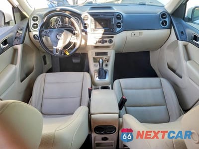 Zdjęcie 8 z 12 samochodu: 2016 VOLKSWAGEN TIGUAN S VIN:WVGAV7AX3GW596363 - miniatura