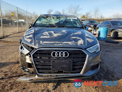 Piąte zdjęcie samochodu w środku: 2018 AUDI A3 PREMIUM VIN:WAUAUGFFXJ1000397 - miniatura