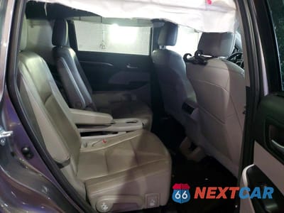 Zdjęcie 11 z 13 samochodu: 2016 TOYOTA HIGHLANDER LIMITED PLATINUM VIN:5TDDKRFH0GS283150 - miniatura