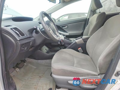 Zdjęcie 7 z 12 samochodu: 2015 TOYOTA PRIUS TWO VIN:JTDKN3DU9F0470643 - miniatura
