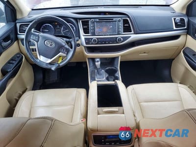 Zdjęcie 8 z 12 samochodu: 2016 TOYOTA HIGHLANDER XLE VIN:5TDKKRFH4GS185634 - miniatura