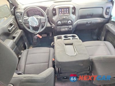 Zdjęcie 8 z 11 samochodu: 2024 GMC SIERRA K1500 VIN:1GTUUAED6RZ213650 - miniatura