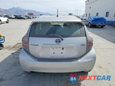 Zdjęcie 6 z 12 samochodu: 2012 TOYOTA PRIUS C TWO VIN:JTDKDTB34C1526975 - miniatura