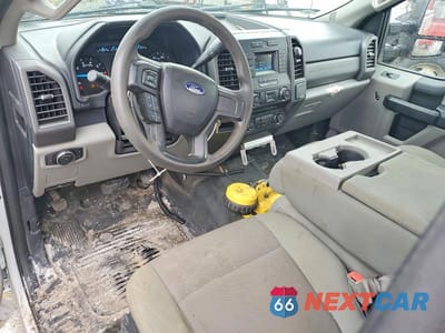 Zdjęcie 8 z 11 samochodu: 2017 FORD F250 SUPER DUTY UTILITY / SERVICE TRUCK VIN:1FTBF2B62HEF08764 - miniatura