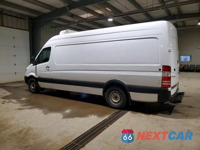 Drugie zdjęcie samochodu z przodu: 2015 MERCEDES BENZ SPRINTER 2500 REFRIGERATED DELIVERY VAN VIN:WD3PE8CC4F5960447 - miniatura