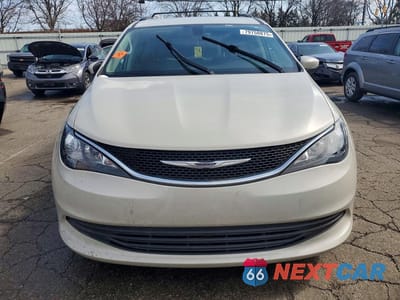 Piąte zdjęcie samochodu w środku: 2019 CHRYSLER PACIFICA TOURING VIN:2C4RC1DG8KR702040 - miniatura