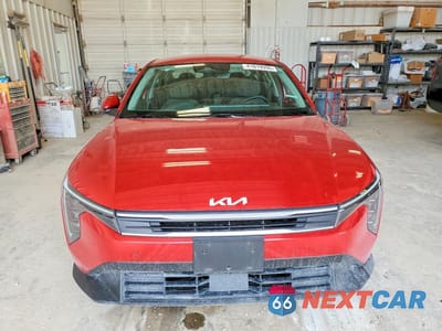 Piąte zdjęcie samochodu w środku: 2025 KIA K4 LXS VIN:3KPFT4DE3SE023698 - miniatura