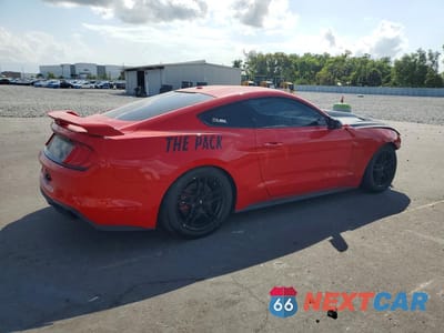 Trzecie zdjęcie samochodu z tyłu: 2018 FORD MUSTANG GT VIN:1FA6P8CF8J5121468 - miniatura