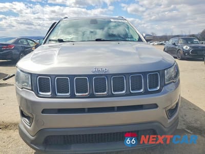 Piąte zdjęcie samochodu w środku: 2019 JEEP COMPASS LATITUDE VIN:3C4NJDBB9KT813609 - miniatura