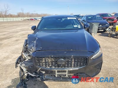 Piąte zdjęcie samochodu w środku: 2024 VOLVO S60 PLUS VIN:7JRH60FH7RG282139 - miniatura