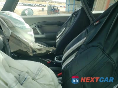 Zdjęcie 7 z 12 samochodu: 2005 MINI COOPER VIN:WMWRC33545TJ70632 - miniatura