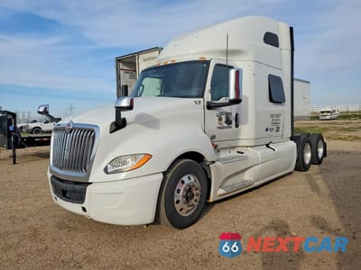 Drugie zdjęcie samochodu z przodu: 2018 INTERNATIONAL LT625 SEMI TRUCK VIN:3HSDZAPR1JN101789 - miniatura