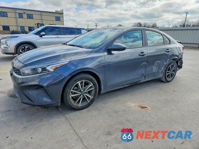 2023 KIA FORTE LXS 3KPF24AD1PE600900 - główne zdjęcie licytacji z USA - miniatura