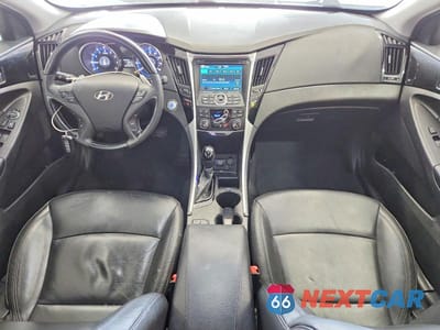 Zdjęcie 8 z 12 samochodu: 2012 HYUNDAI SONATA LIMITED 2.0T VIN:5NPEC4AB8CH387313 - miniatura