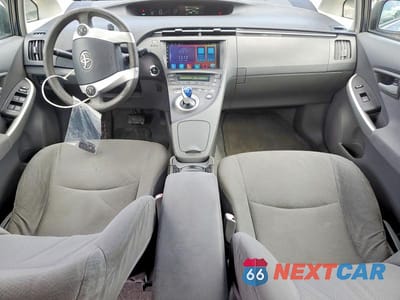 Zdjęcie 8 z 12 samochodu: 2010 TOYOTA PRIUS II VIN:JTDKN3DU5A1273052 - miniatura