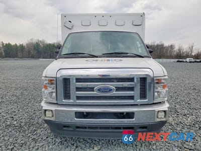 Piąte zdjęcie samochodu w środku: 2022 FORD ECONOLINE E350 SUPER DUTY CUTAWAY VAN VIN:1FDWE3FN2NDC22003 - miniatura
