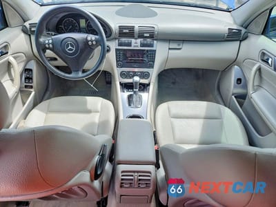 Zdjęcie 8 z 11 samochodu: 2005 MERCEDES-BENZ C 230K SPORT SEDAN VIN:WDBRF40J55F706941 - miniatura