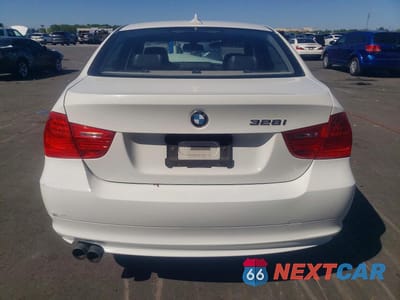 Zdjęcie 6 z 11 samochodu: 2011 BMW 328 I VIN:WBAPH7G5XBNM55829 - miniatura