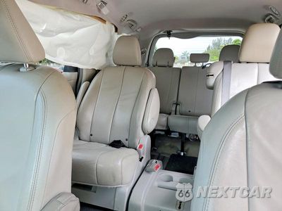Zdjęcie 10 z 12 samochodu: 2013 TOYOTA SIENNA XLE 8-PASSENGER VIN:5TDYK3DC8DS343516 - miniatura