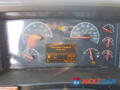 Zdjęcie 8 z 10 samochodu: 2007 VOLVO VNL SEMI TRUCK VIN:4V4NC9GH57N463587 - miniatura