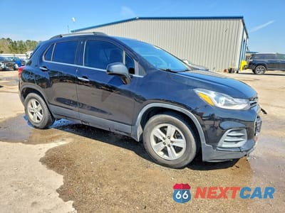 Czwarte zdjęcie samochodu z boku: 2020 CHEVROLET TRAX 1LT VIN:KL7CJLSB8LB005804 - miniatura