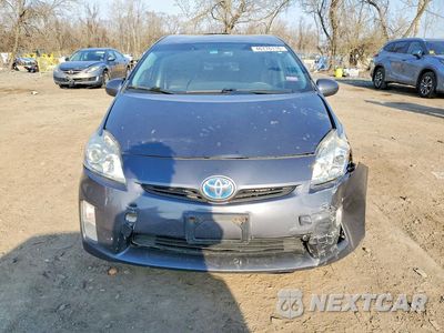 Piąte zdjęcie samochodu w środku: 2011 TOYOTA PRIUS THREE VIN:JTDKN3DU5B1393029 - miniatura