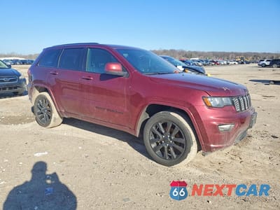 Czwarte zdjęcie samochodu z boku: 2018 JEEP GRAND CHEROKEE LAREDO VIN:1C4RJFAG2JC103715 - miniatura