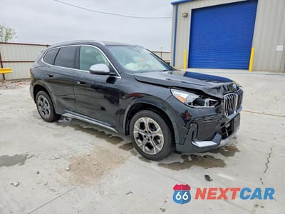 Czwarte zdjęcie samochodu z boku: 2024 BMW X1 XDRIVE28I VIN:WBX73EF05R5Z81536 - miniatura