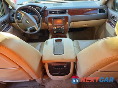 Zdjęcie 8 z 13 samochodu: 2013 CHEVROLET TAHOE C1500 LTZ VIN:1GNSCCE09DR261162 - miniatura