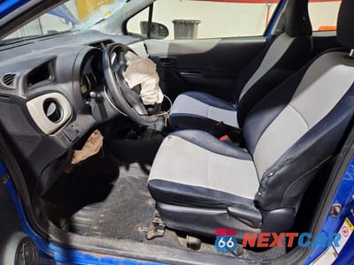 Zdjęcie 7 z 14 samochodu: 2012 TOYOTA YARIS 3-DOOR L VIN:JTDJTUD34CD542013 - miniatura