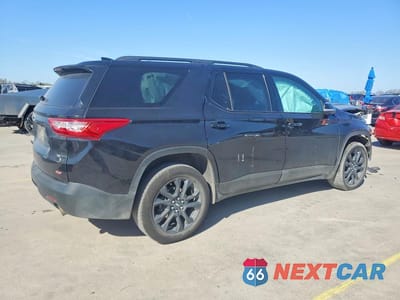 Trzecie zdjęcie samochodu z tyłu: 2021 CHEVROLET TRAVERSE RS VIN:1GNERJKWXMJ245785 - miniatura