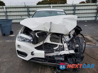 Piąte zdjęcie samochodu w środku: 2018 BMW X6 XDRIVE35I VIN:5UXKU2C58J0X49628 - miniatura