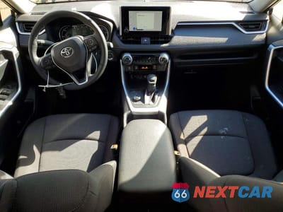 Zdjęcie 8 z 13 samochodu: 2025 TOYOTA RAV4 HYBRID XLE VIN:JTMRWRFV7SJ075790 - miniatura