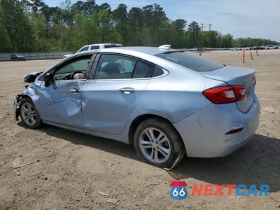 Drugie zdjęcie samochodu z przodu: 2018 CHEVROLET CRUZE LT VIN:1G1BE5SM3J7164187 - miniatura