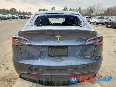 Zdjęcie 6 z 12 samochodu: 2023 TESLA MODEL Y VIN:7SAYGDEE2PF863309 - miniatura