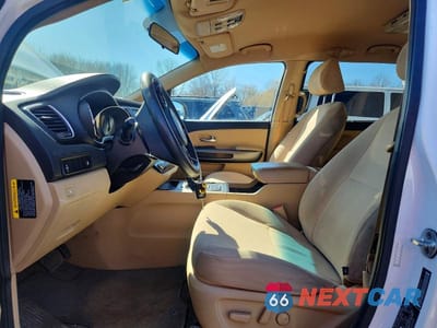 Zdjęcie 7 z 12 samochodu: 2016 KIA SEDONA LX VIN:KNDMB5C14G6162444 - miniatura