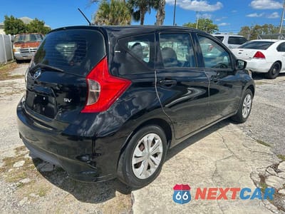 Czwarte zdjęcie samochodu z boku: 2019 NISSAN VERSA NOTE SV VIN:3N1CE2CP0KL361143 - miniatura