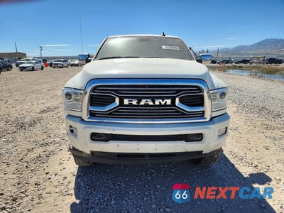 Piąte zdjęcie samochodu w środku: 2018 RAM 2500 LONGHORN VIN:3C6UR5GL1JG144410 - miniatura