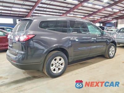 Trzecie zdjęcie samochodu z tyłu: 2016 CHEVROLET TRAVERSE LS VIN:1GNKVFED6GJ165880 - miniatura