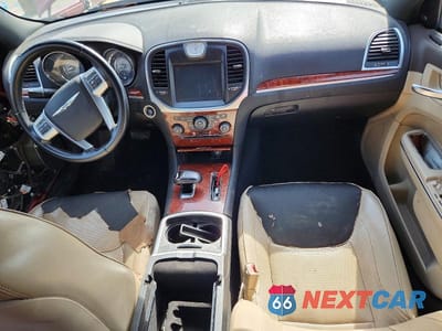 Zdjęcie 8 z 12 samochodu: 2012 CHRYSLER 300 LIMITED VIN:2C3CCACG6CH308670 - miniatura