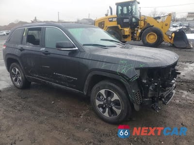 Czwarte zdjęcie samochodu z boku: 2023 JEEP GRAND CHEROKEE LIMITED 4XE VIN:1C4RJYB67PC667810 - miniatura