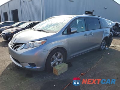 2014 TOYOTA SIENNA LE 8-PASSENGER 5TDKK3DC2ES417598 - główne zdjęcie licytacji z USA - miniatura