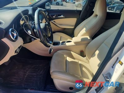 Zdjęcie 7 z 12 samochodu: 2018 MERCEDES-BENZ CLA 250 4MATIC VIN:WDDSJ4GBXJN581196 - miniatura