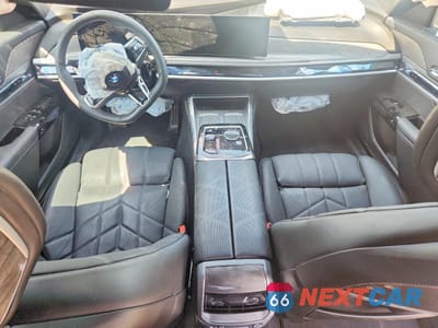 Zdjęcie 8 z 12 samochodu: 2025 BMW 740 I VIN:WBA23EH02SCT29105 - miniatura