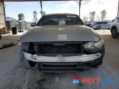 Piąte zdjęcie samochodu w środku: 2017 BMW 330 I VIN:WBA8B9C5XHK676171 - miniatura