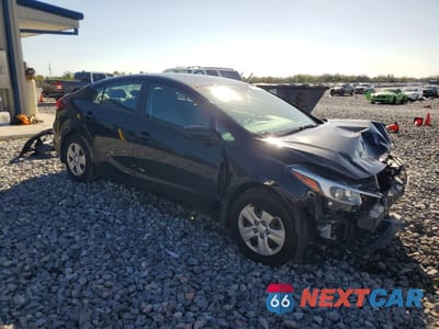 Czwarte zdjęcie samochodu z boku: 2018 KIA FORTE LX VIN:3KPFK4A73JE268718 - miniatura