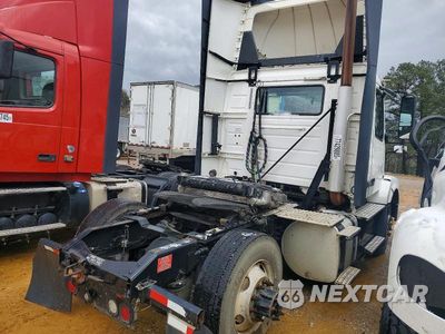 Czwarte zdjęcie samochodu z boku: 2017 VOLVO VNL SEMI TRUCK VIN:4V4N39TGXHN988031 - miniatura